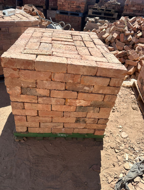 Smooth reclaimed wirecut red bricks